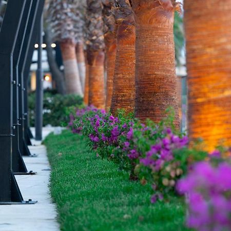 Royal Park Hotel Qerret Zewnętrze zdjęcie