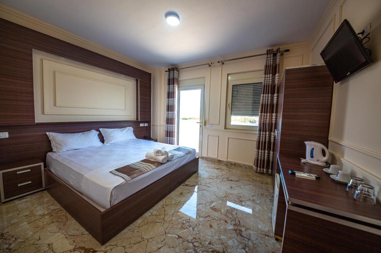 Royal Park Hotel Qerret Zewnętrze zdjęcie