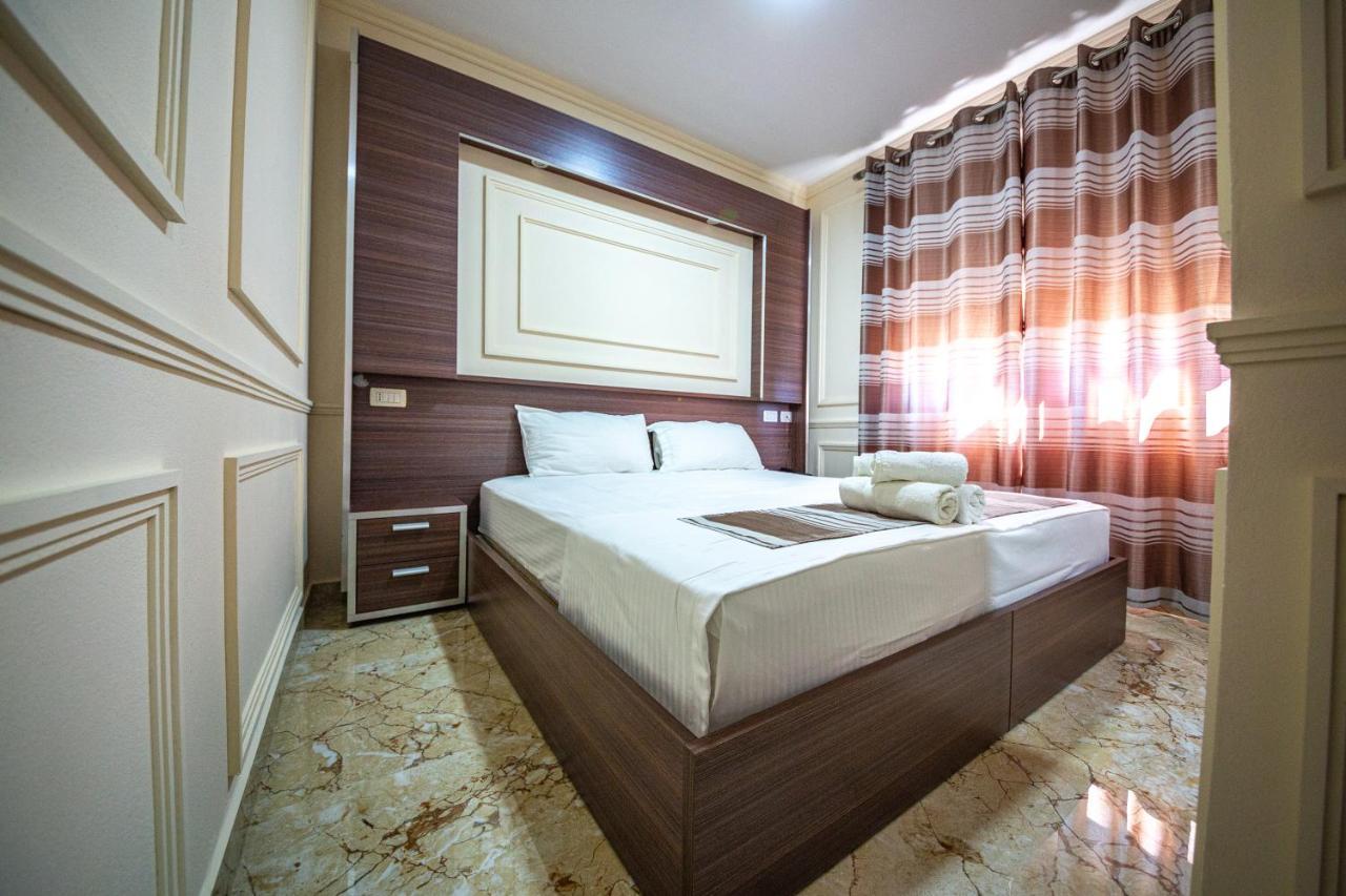 Royal Park Hotel Qerret Zewnętrze zdjęcie