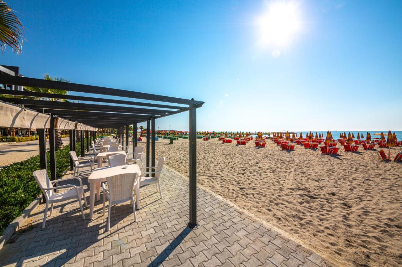 Royal Park Hotel Qerret Zewnętrze zdjęcie