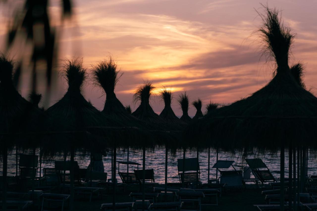 Royal Park Hotel Qerret Zewnętrze zdjęcie