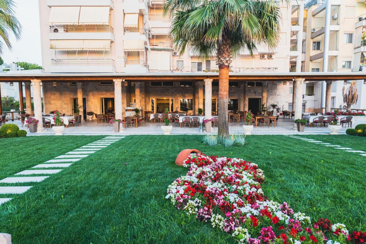 Royal Park Hotel Qerret Zewnętrze zdjęcie