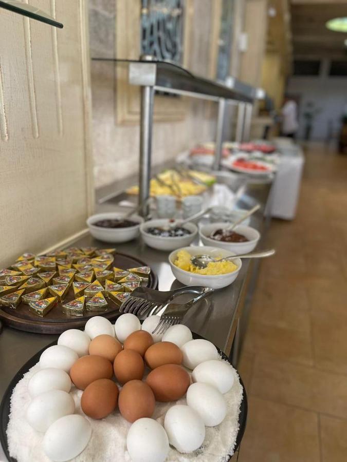 Royal Park Hotel Qerret Zewnętrze zdjęcie