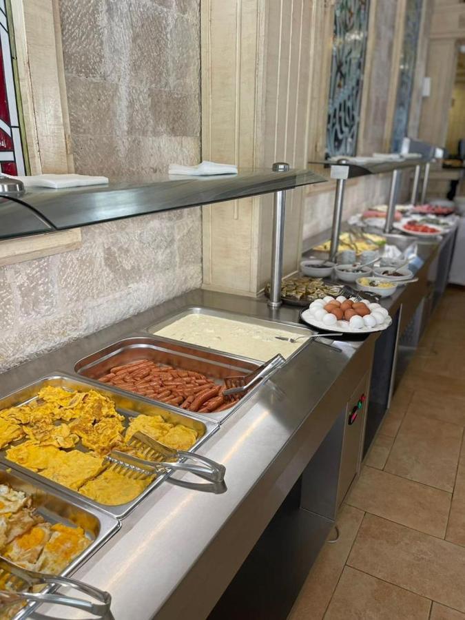 Royal Park Hotel Qerret Zewnętrze zdjęcie